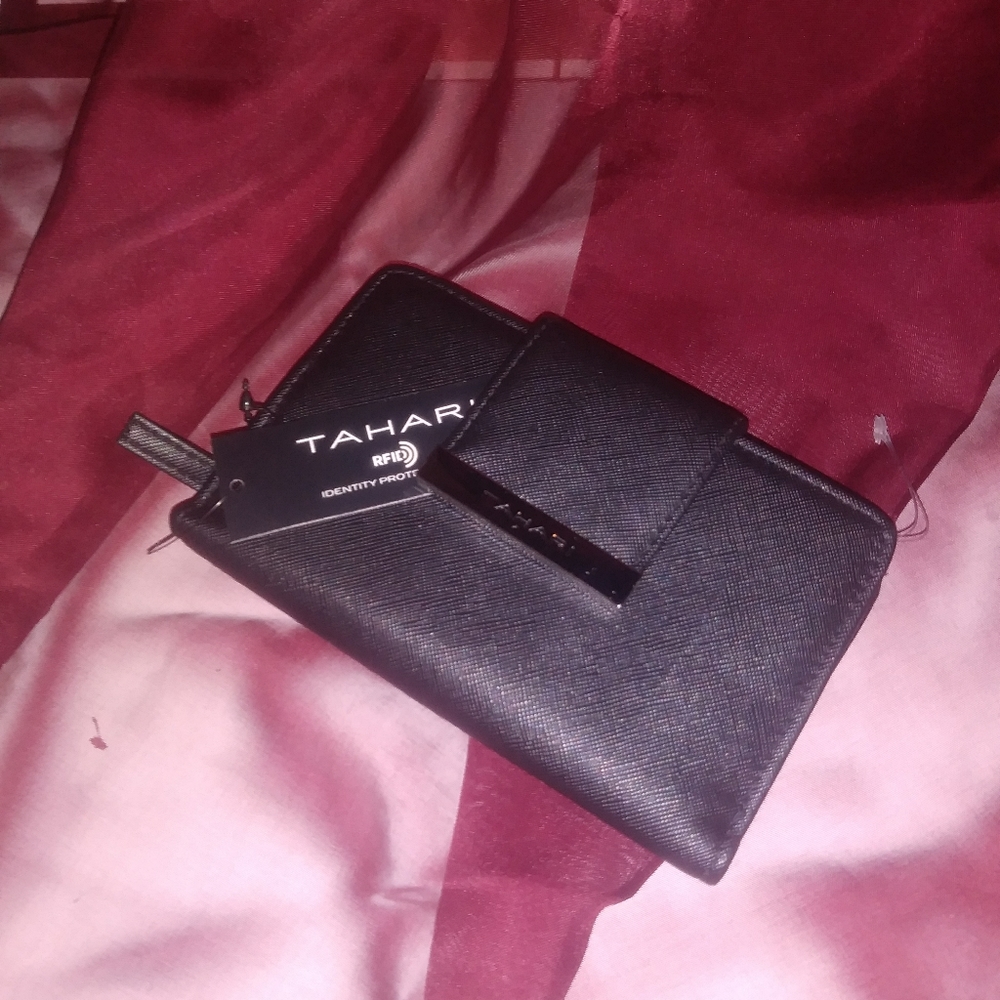 Tahari Identity Protection Wallet